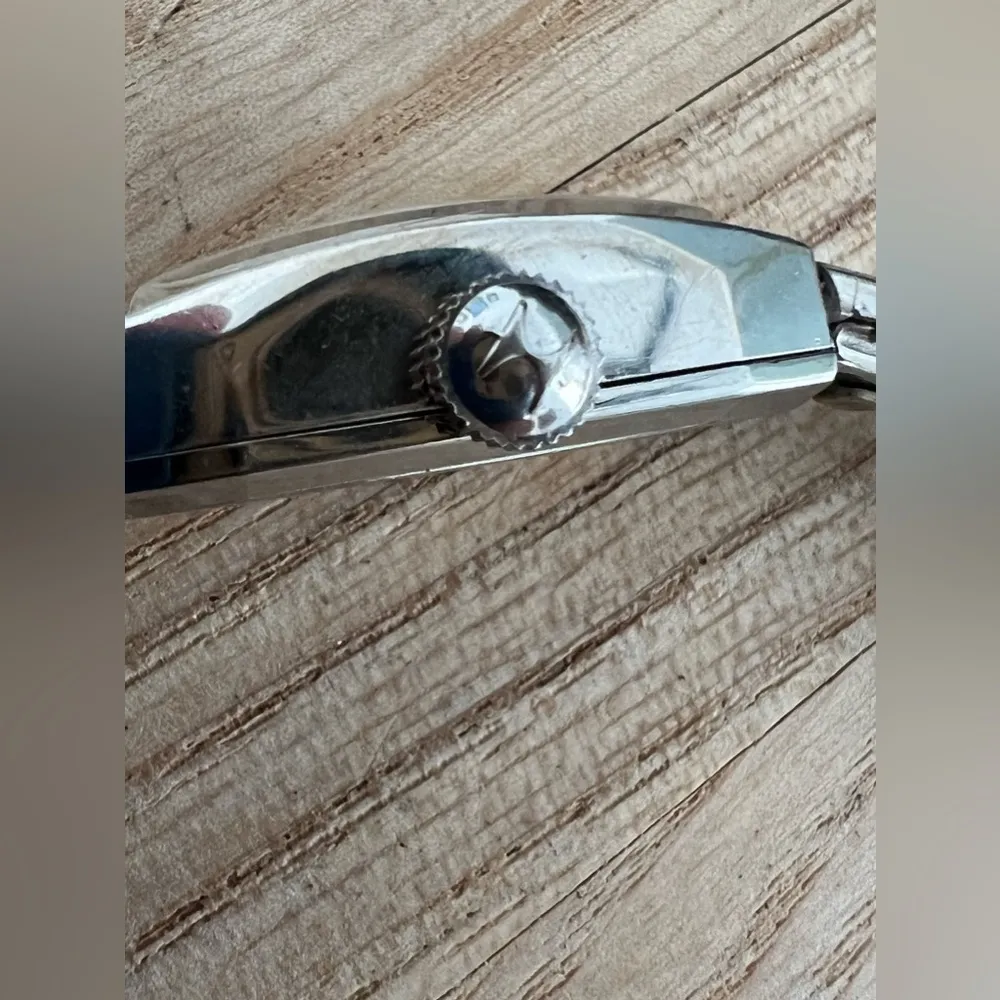 Hamilton Ladies Watch RARE 10KT Gold Plated Bezel Gold Plated Stripe Bracelet - Image 6