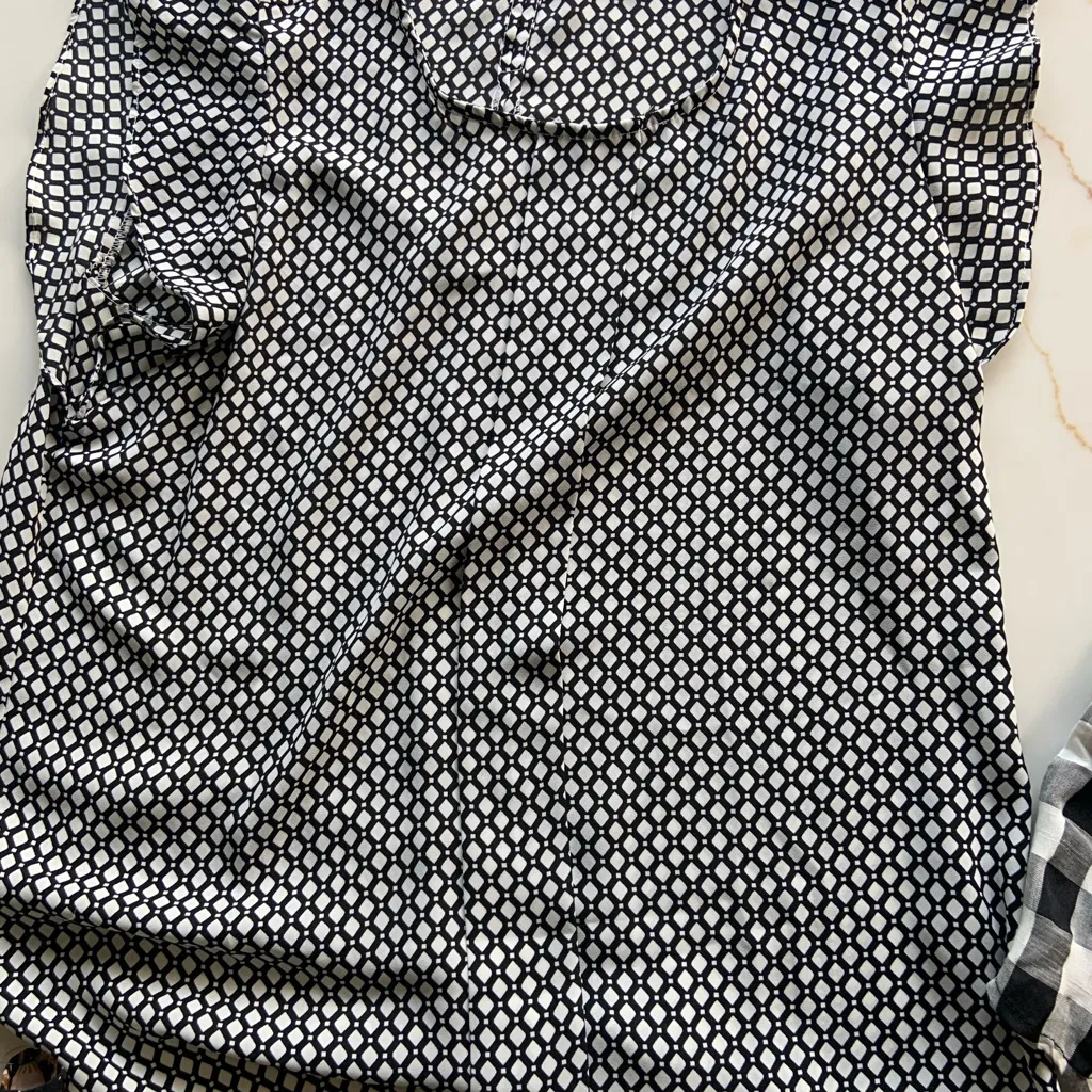 10 Item Women’s Top Bundle - Image 5