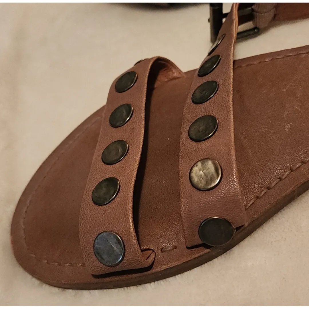 Frye Studded Leather Sandals‎ Buckle Accents Brown Flats Size 5.5 - Image 4