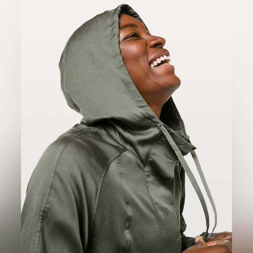 Lululemon City Stroll Jacket Grey Sage - Image 5