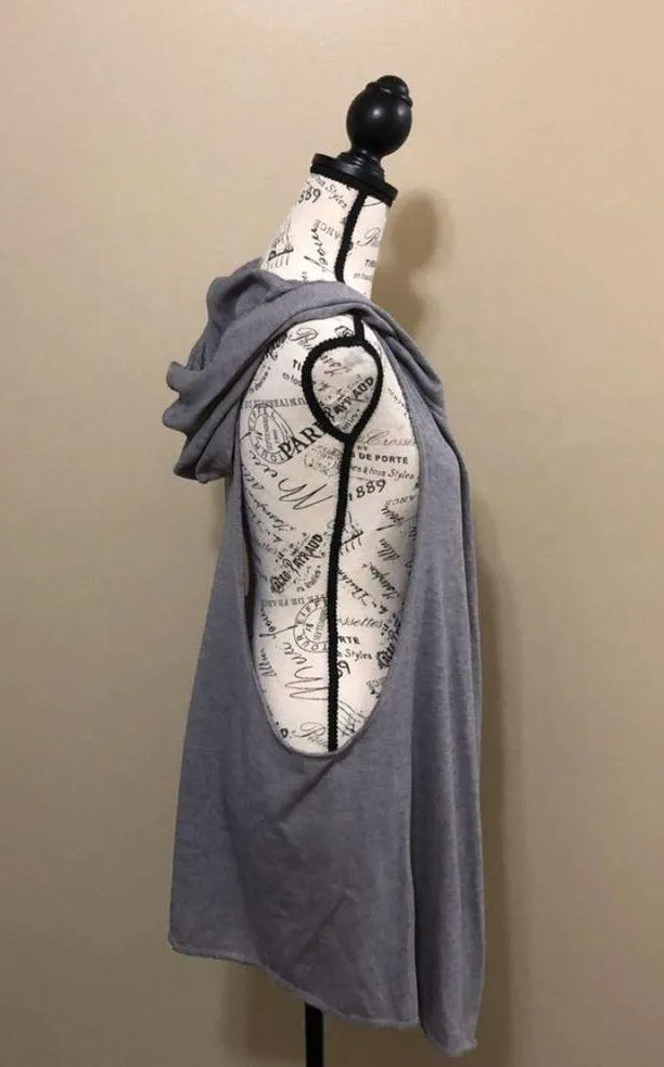 NWOT  Gray Sleeveless Hooded Cardigan L - Image 3