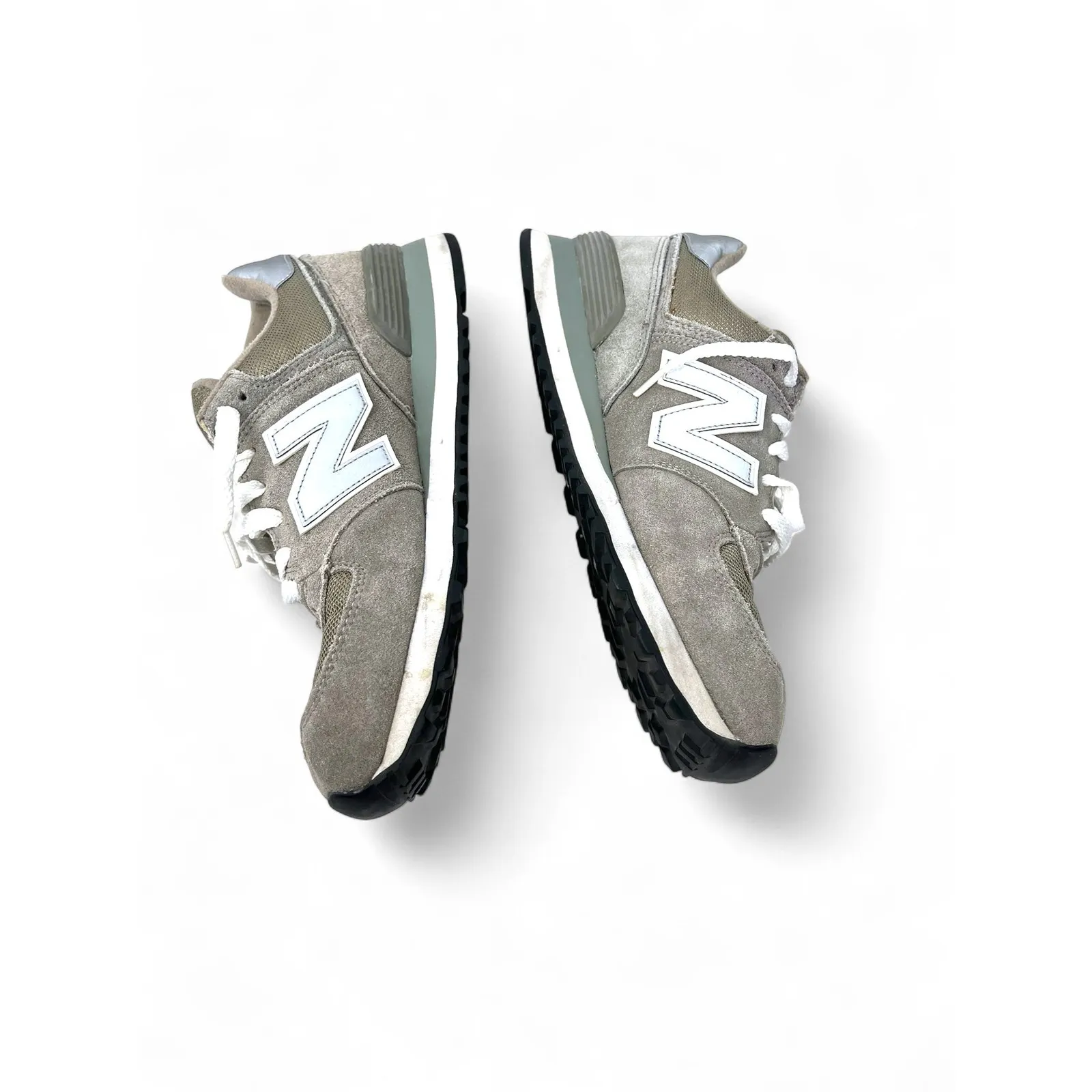 New Balance 574 | 9 athletic shoe in grey suede and mesh Runner Sneaker Women - Image 3
