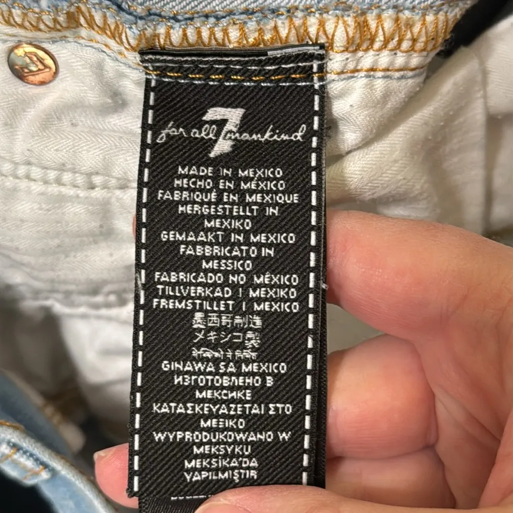 7 For All Mankind Women's light wash Denim Mid Roll Shorts Size 26 - Image 14