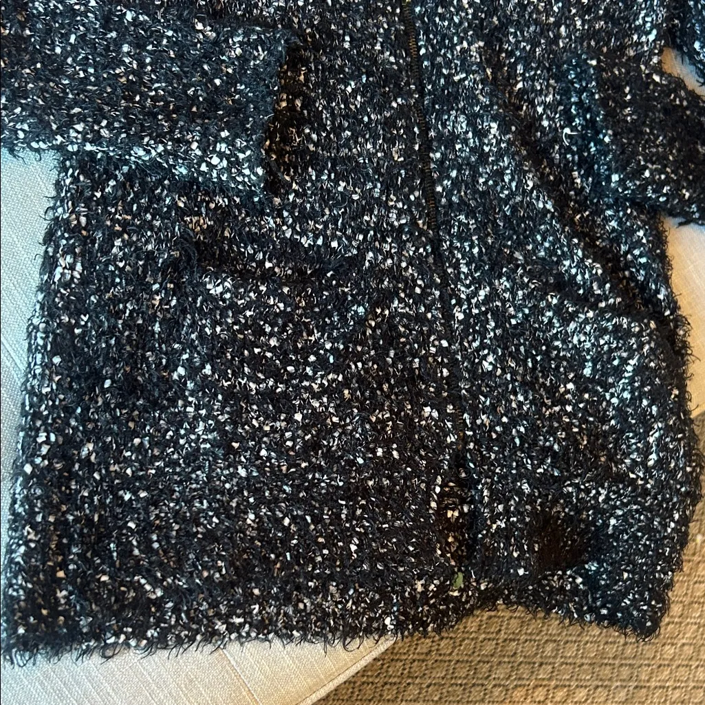 Love by Design Nordstrom Black Creme Fuzzy Front Zip Pocket Cardigan Size Small - Image 2