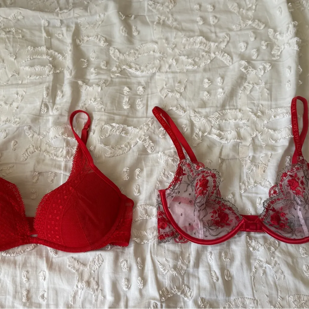 Vibrant Red Lace Bras 34C - Image 3