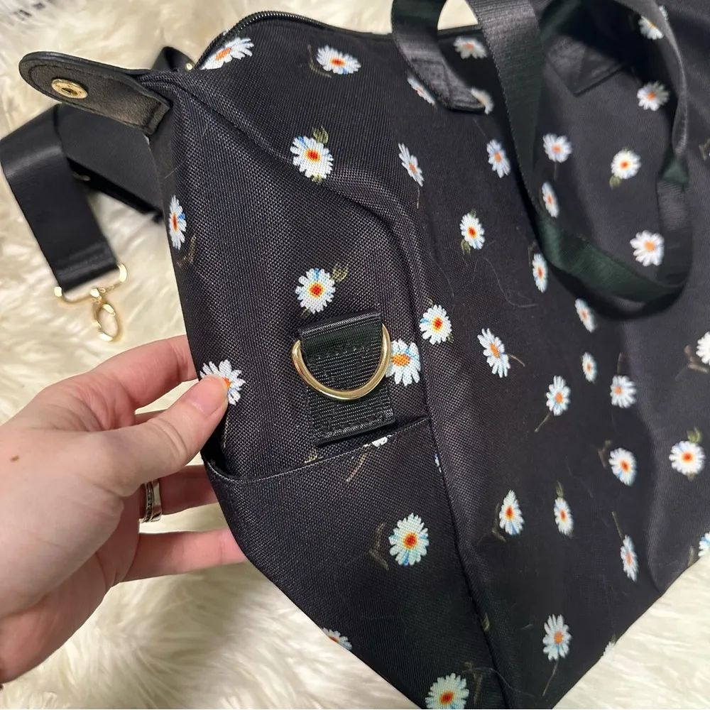 Alice + Olivia Daisy Floral Black Duffel Bag - Image 4