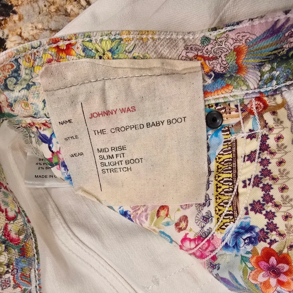 Johnny Was The Cropped Baby Boot Jeans White Size 26 - Image 4