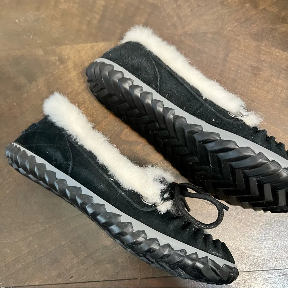 Sorel Out N About Slippers Black Suede Bow Moccasins Faux Fur Quilted 5 - Image 3