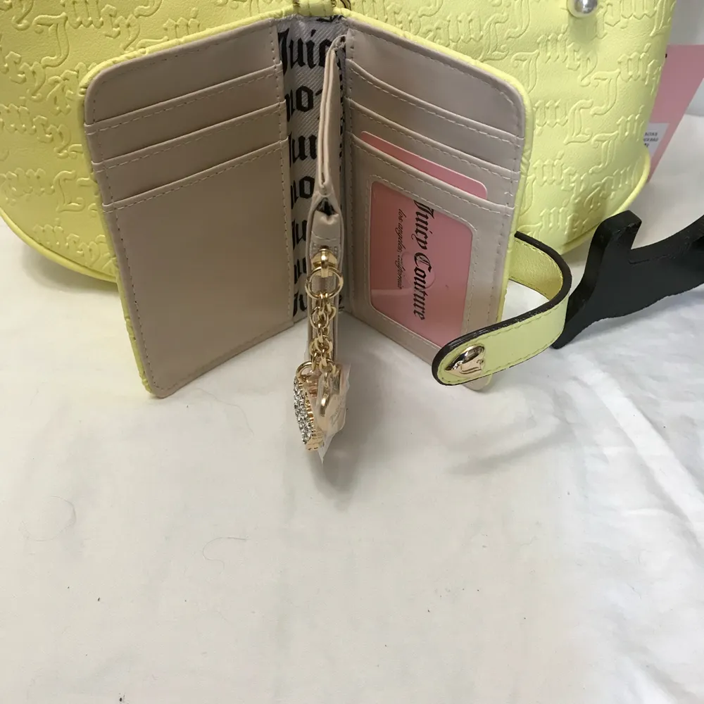 Juicy Couture Yellow Pear Emboss String of Pearls Shoulder Bag &  Wallet NWT - Image 3