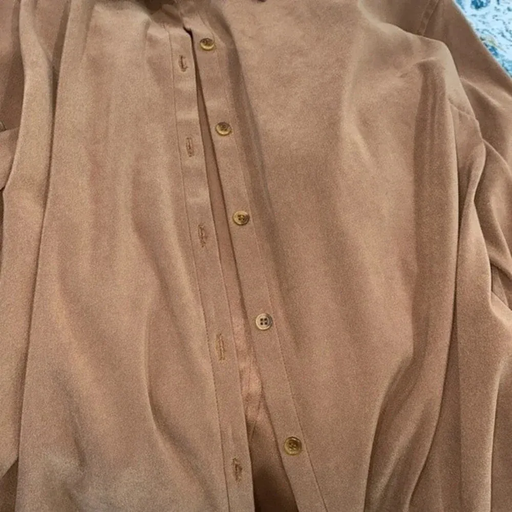 Briggs New York camel faux suede button down shirts size 24W - Image 6