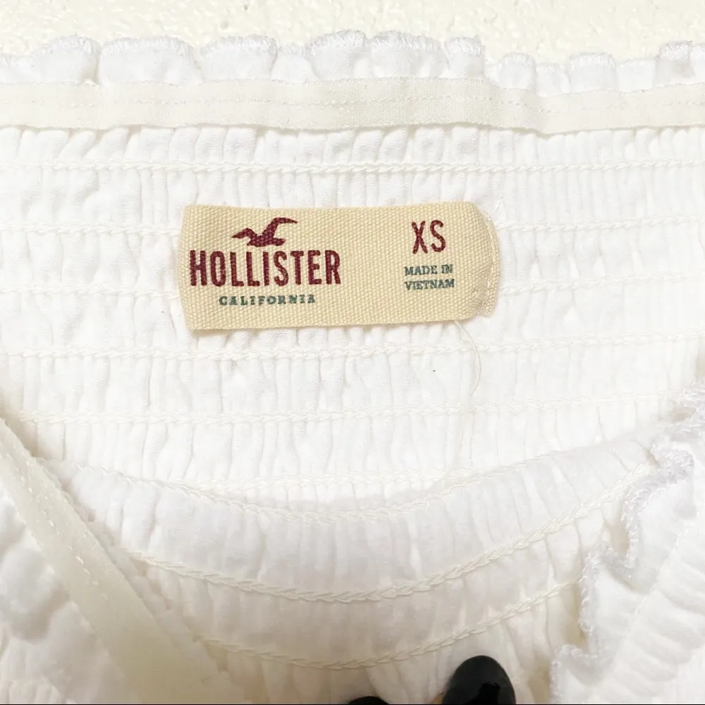 Hollister Shirred Off the Shoulder White Top Size XS - Image 6