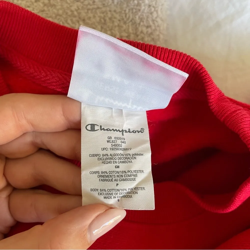 Champion Reverse Weave Cropped Fleece Crewneck Sweatshirt in Red - Image 4