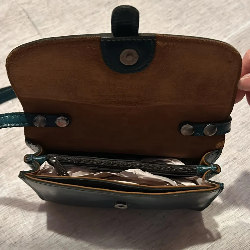 Patricia Nash Torri Crossbody - Image 8