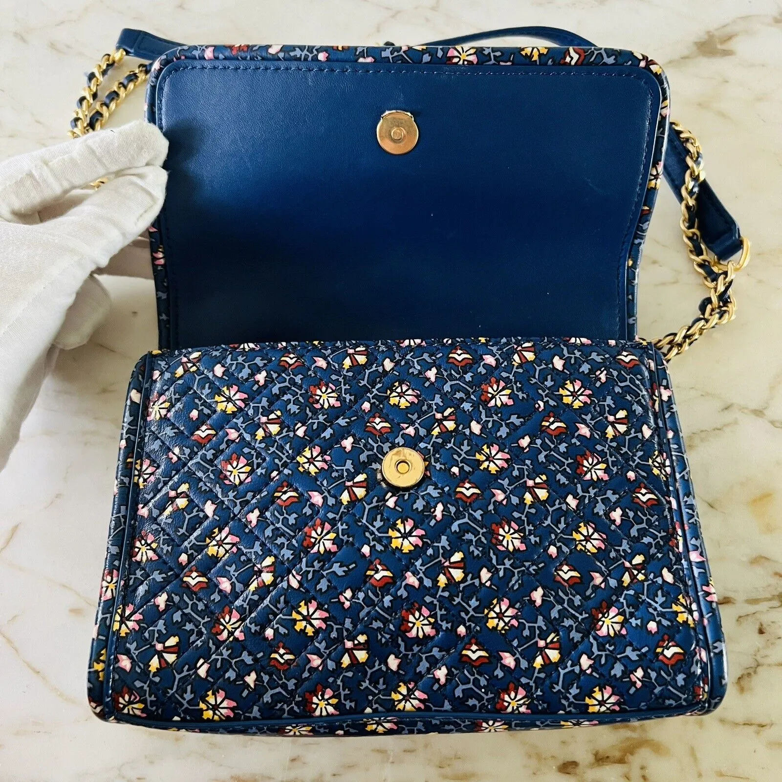 TORY BURCH Fleming Blue Wild Pansy Printed Small Convertible Shoulder Bag - Image 7