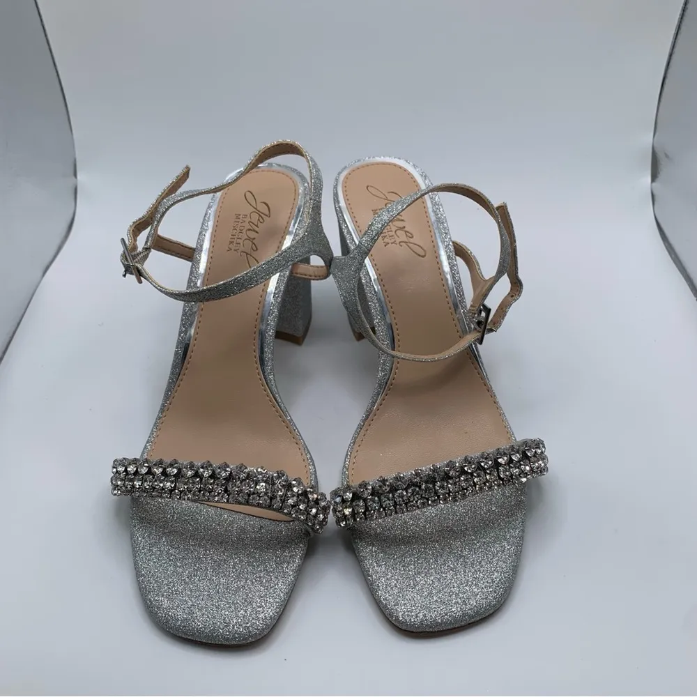NWB Women's Jewel Badgley Mischka Catalina Open Toe Block Heel size 6.5 silver - Image 3