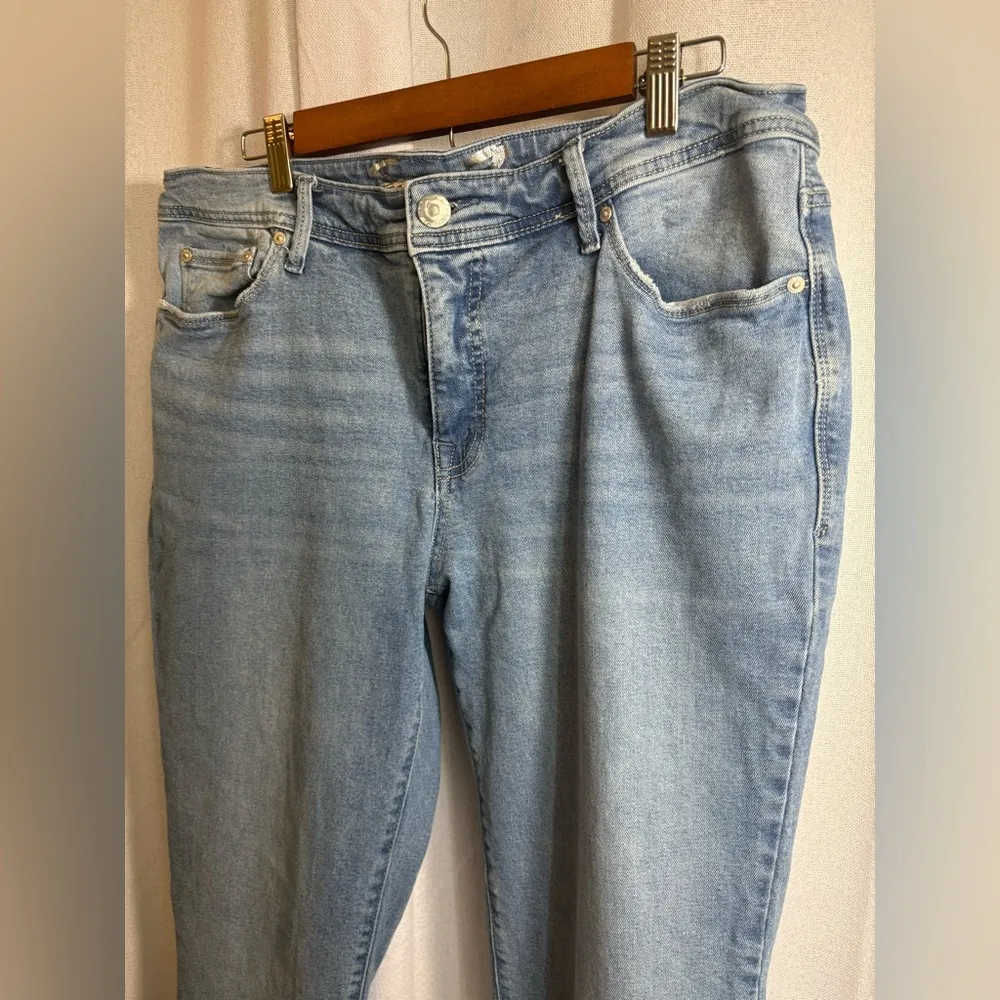 Women's Seven7 Plus Size‎ 16 Light Wash Straight Jeans EUC 0405 - Image 2