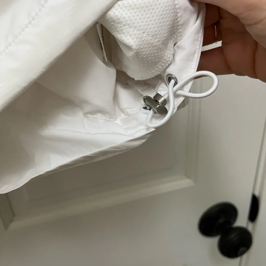 Athleta Packable White Perforated Windbreaker Rain Hooded Jacket - Size Small - Image 12