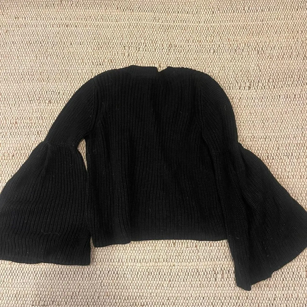 Free People black long bell sleeve sweater - Image 7