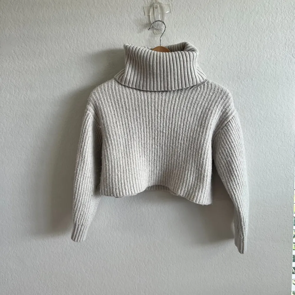 Aritzia Guell Merino Wool Cream Crop Chunky Turtleneck Sweater Small - Image 2