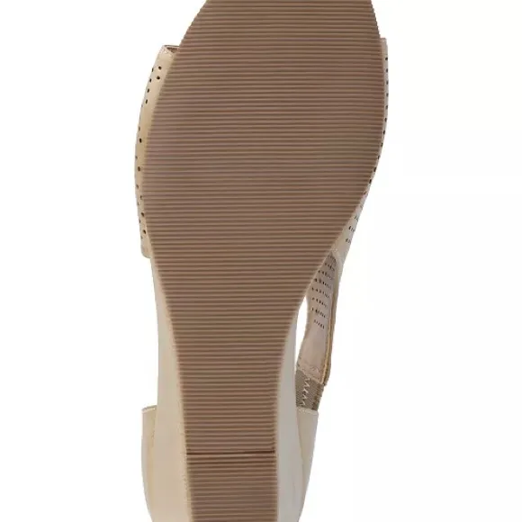 Journee Collection Women's Tru Comfort Foam Aretha Wedge size 9.5 - Image 6