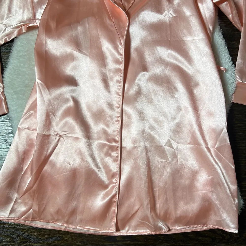 Frederick’s of Hollywood Light Pink Silky Robe - Image 3