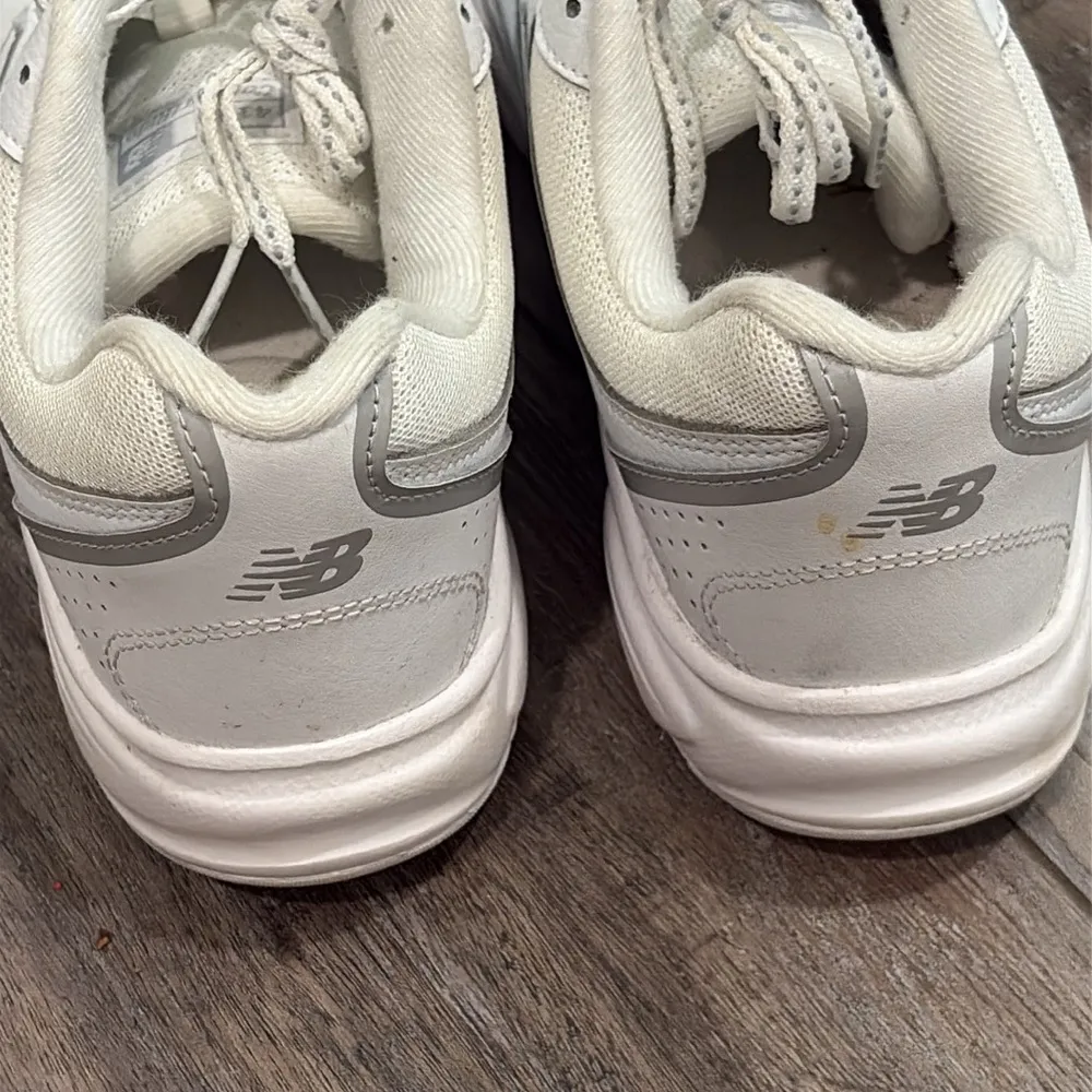 Women’s White New Balance 411 size 10 - Image 8