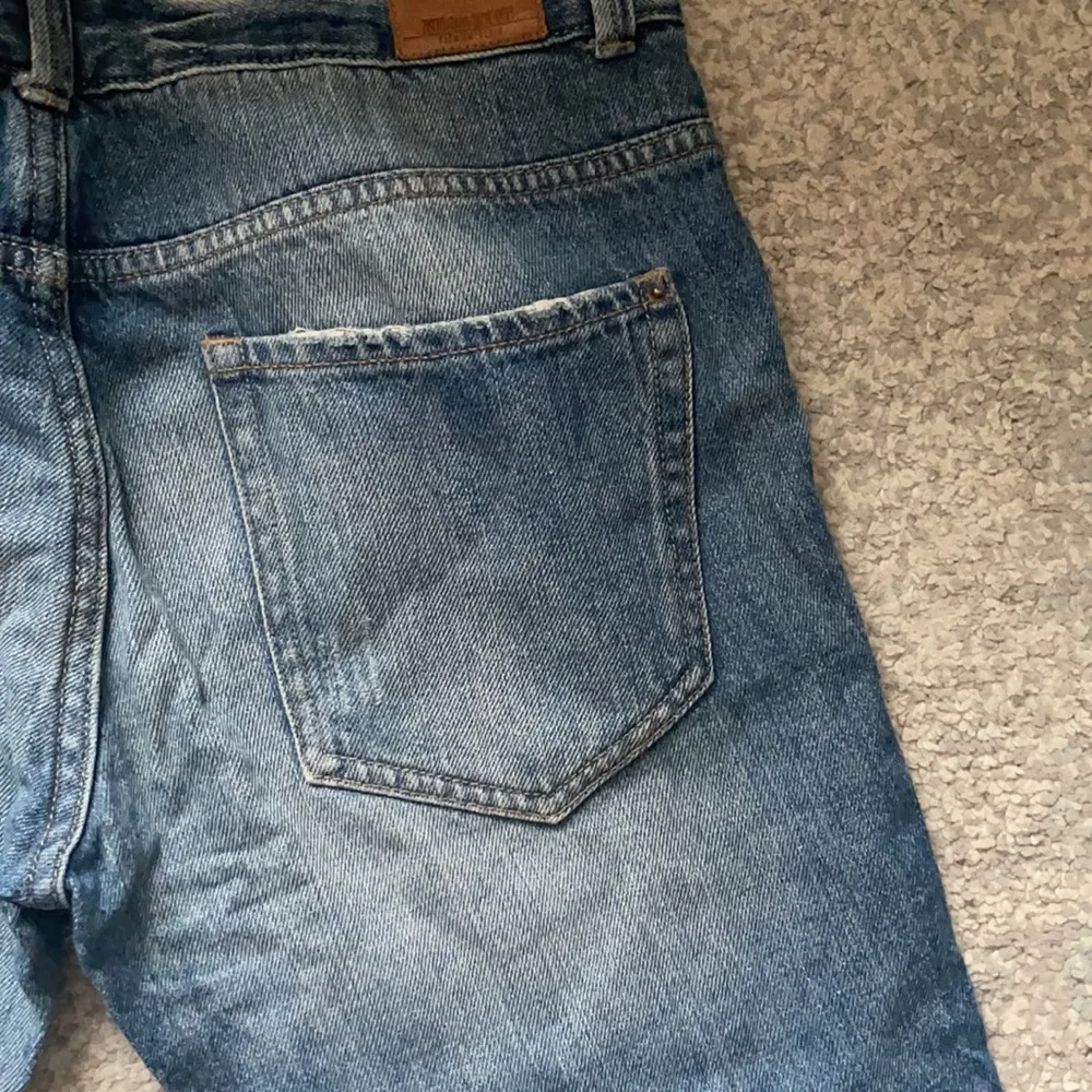 ZARA  distressed denim - Image 9