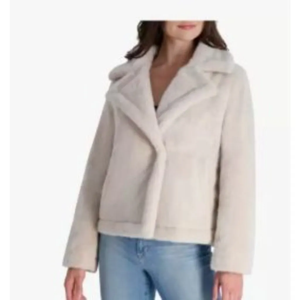 French Connection Large Women Winter Faux Fur Short Coat Notched Lapel Jacket - Image 4