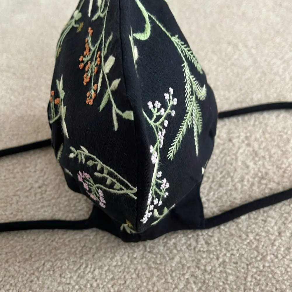 Black Fabric Floral Embroidered Shoulder Bag - Image 7