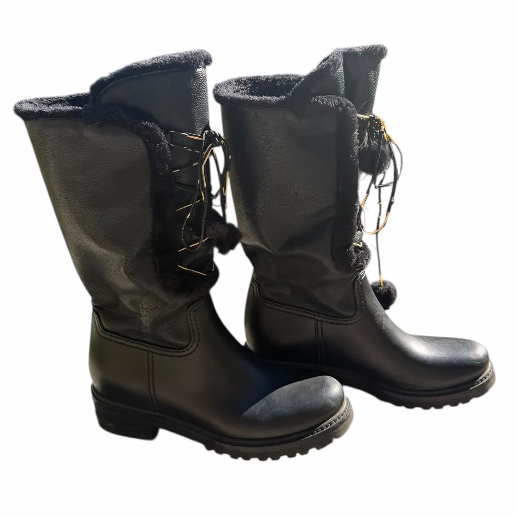 $425 Stuart Weitzman Bearwear Black Water-Resistant Snow laced rain Boot Size 8 - Image 3