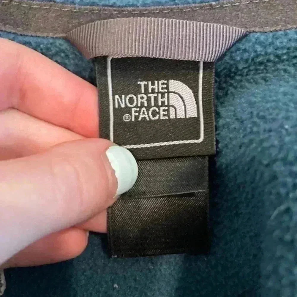 ⭐️ The north face dark blue jacket in size small - Image 4