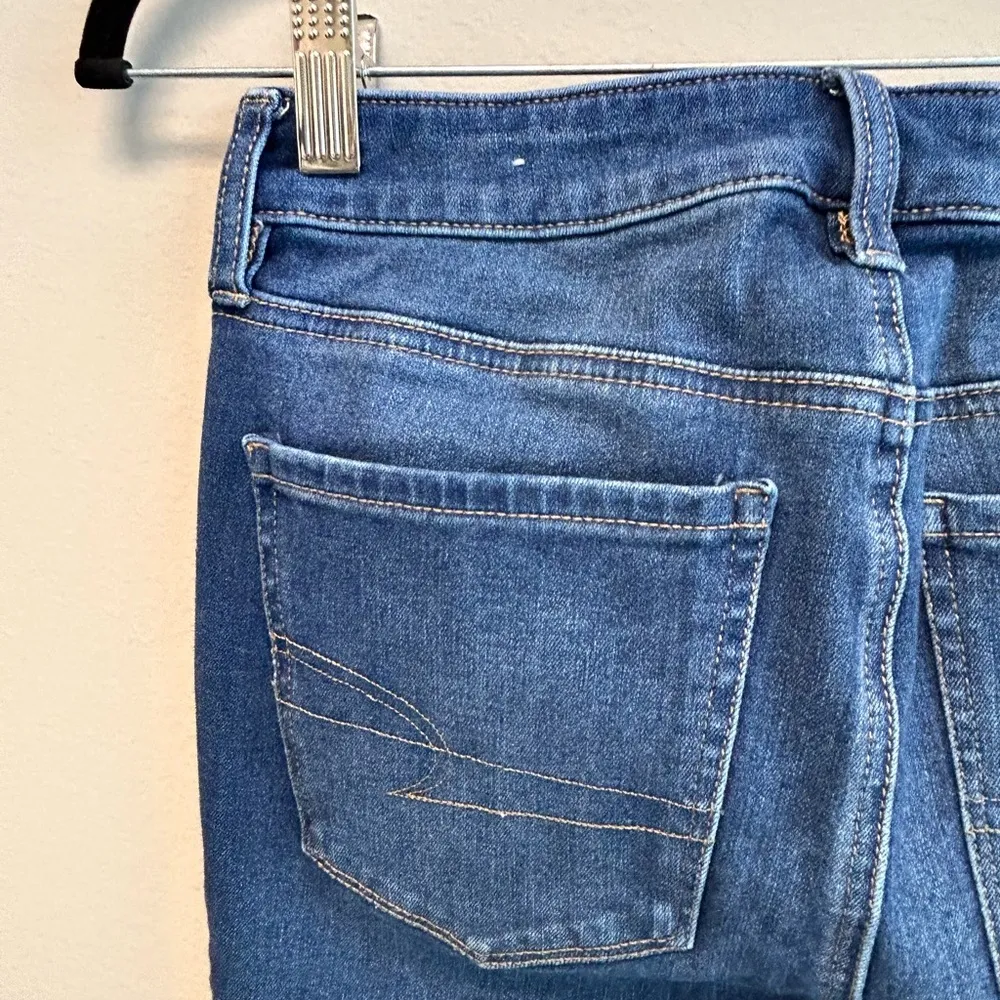 American Eagle Distressed Jegging Size 2 - Image 8