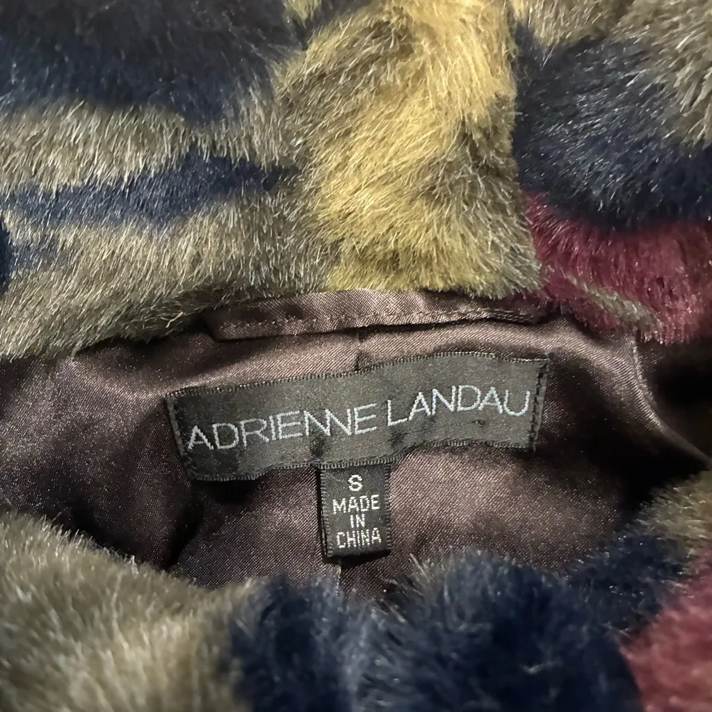 NWT Adrienne Landau Women’s Faux Fur Acrylic Full Zip Collared Coat Size S - Image 3