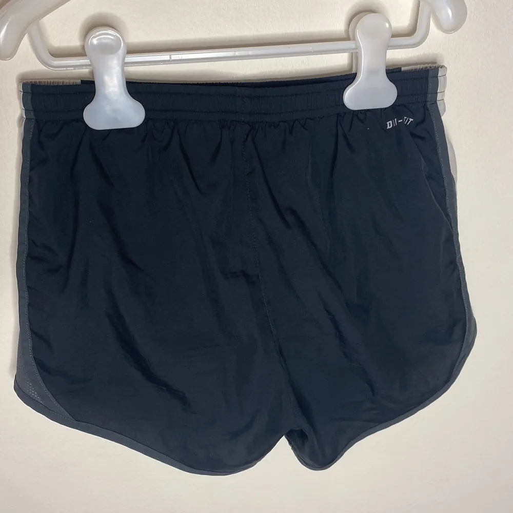 Nike mesh insert lined colorblock running shorts size XS - Image 26