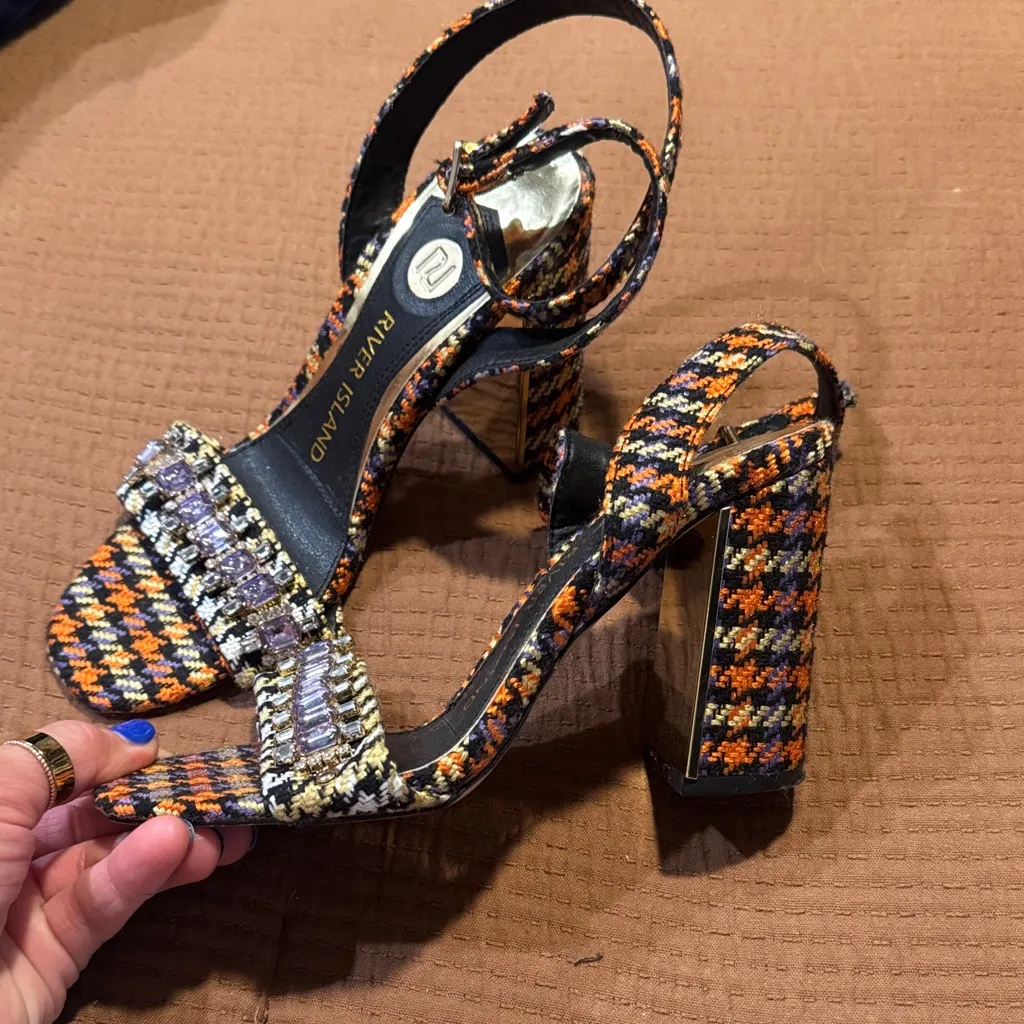 RIVER ISLAND Black and Orange Embellished Heels - Image 7