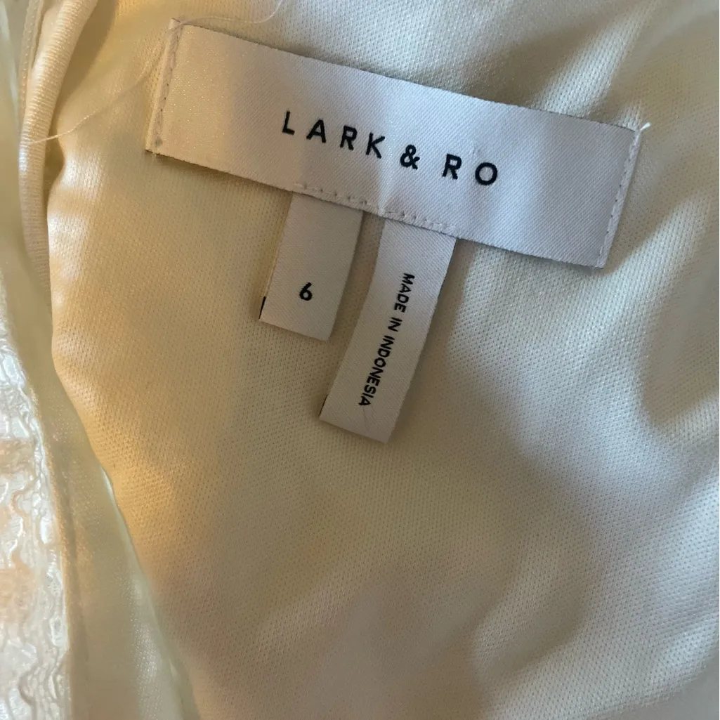Beautiful Lark & Ro Off‎ White Lace Sleeveless Dress Size 6 - Image 4