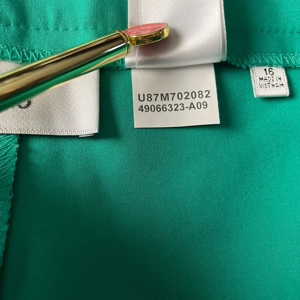 Dressbarn Jones Studio Women Shorts Green Casual Size 16 NWT - Image 7