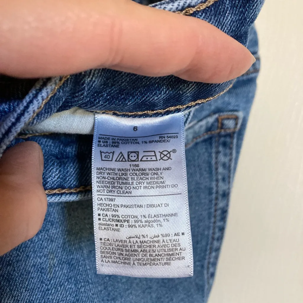 🌞Old Navy O.G. Short High Rise Distressed Ripped Denim Shorts - Image 4