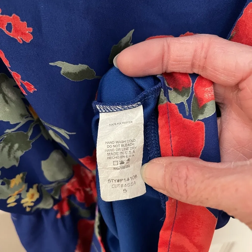 Peppermint vintage blue floral cold shoulder lined romper. Size S. - Image 7