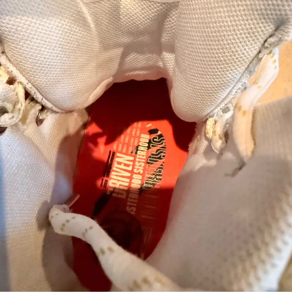 Under Armour White and Gold Athletic Shoes - Image 7