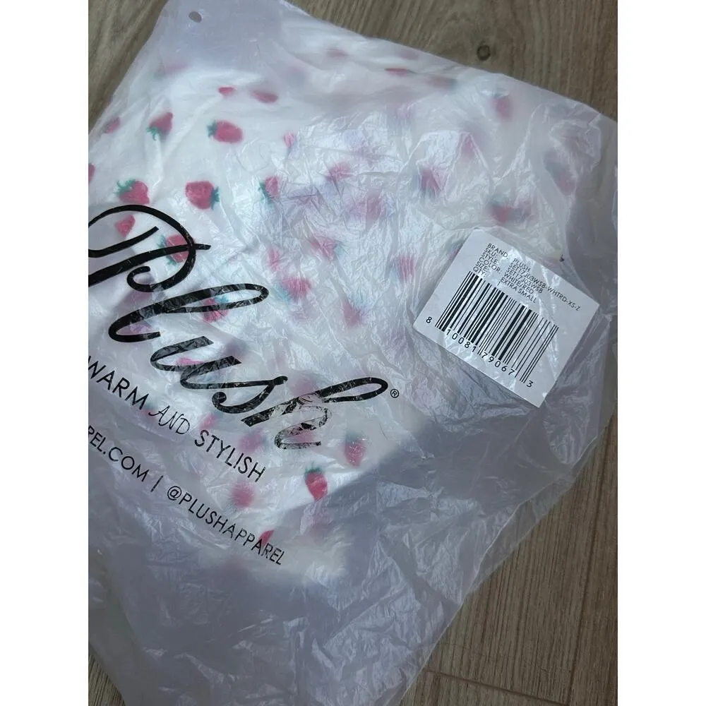 NEW NWT Plush Revolve Strawberry 3 Piece Pajama set size Xs - Image 3