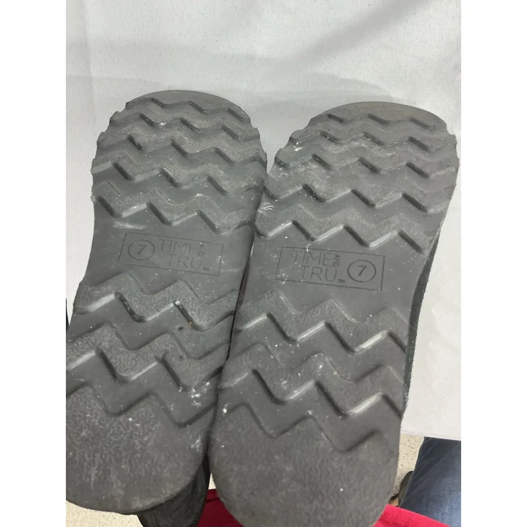 Womans Time & Tru Ankle Boots 7 black Lined Pull On - Image 9