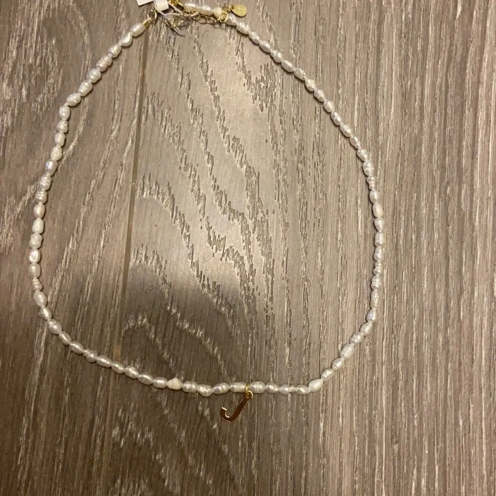 Fresh water pearl necklace with letter White - Image 3