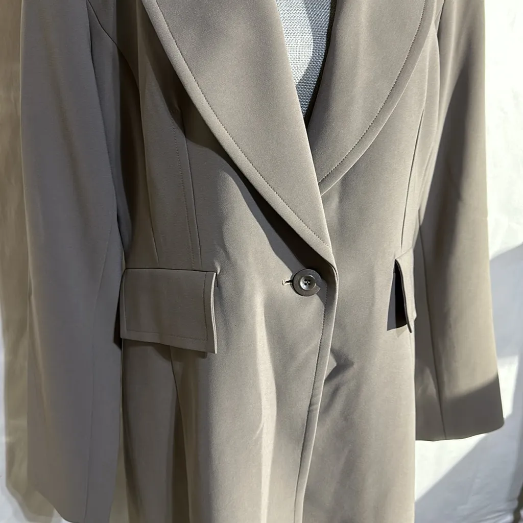 St. John Jacket - Size 12* - Image 7
