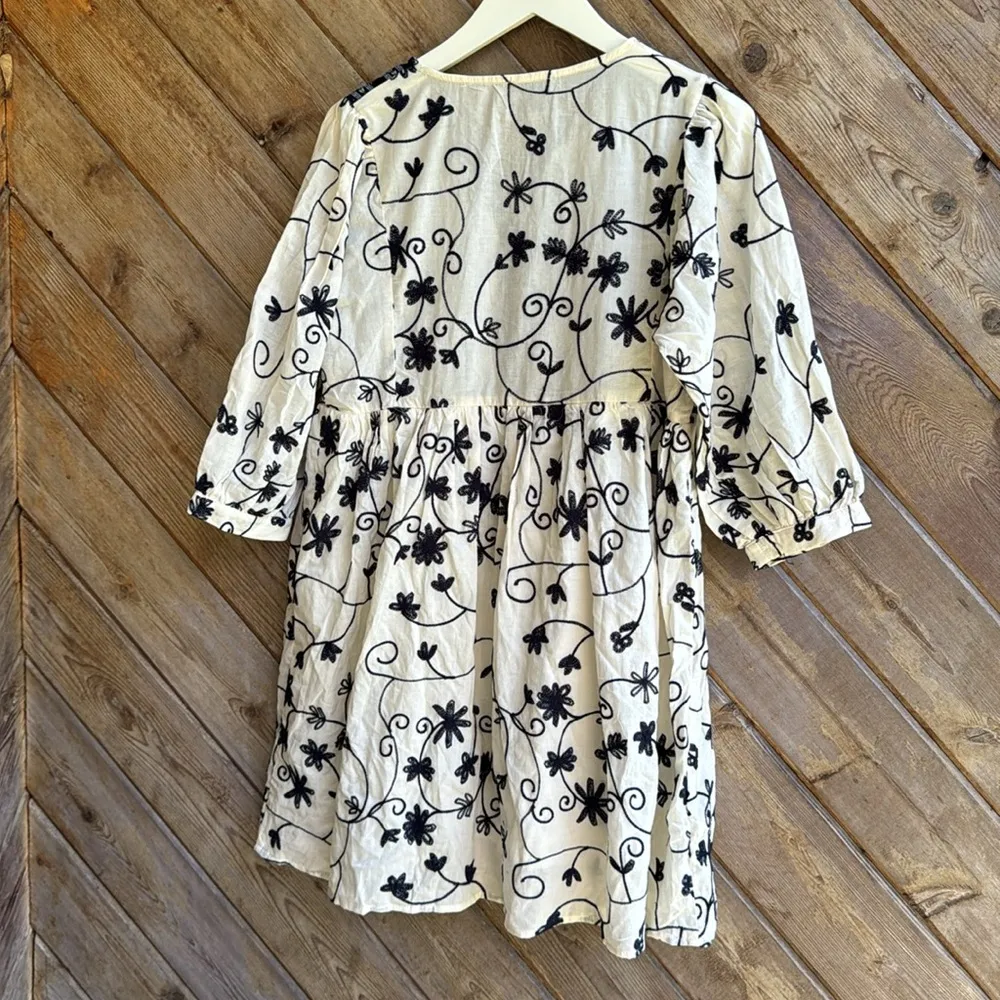 Hayden navy blue and ivory cream foral embroidered baby doll dress size medium - Image 5