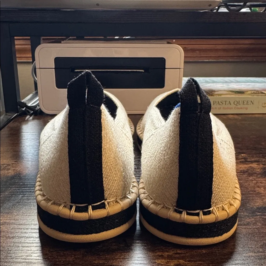 NWOB Rothy's The Espadrille Boardwalk flats in beige/ivory and black Size 9.5 - Image 2
