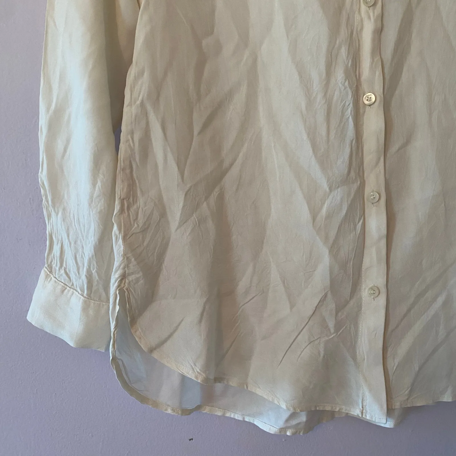 J. McLaughlin Cream Button Down Shirt 100% Silk Minimalist Women's size Small - Image 4