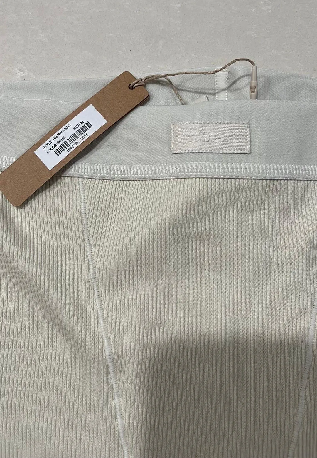 SKIMS shorts - Image 3