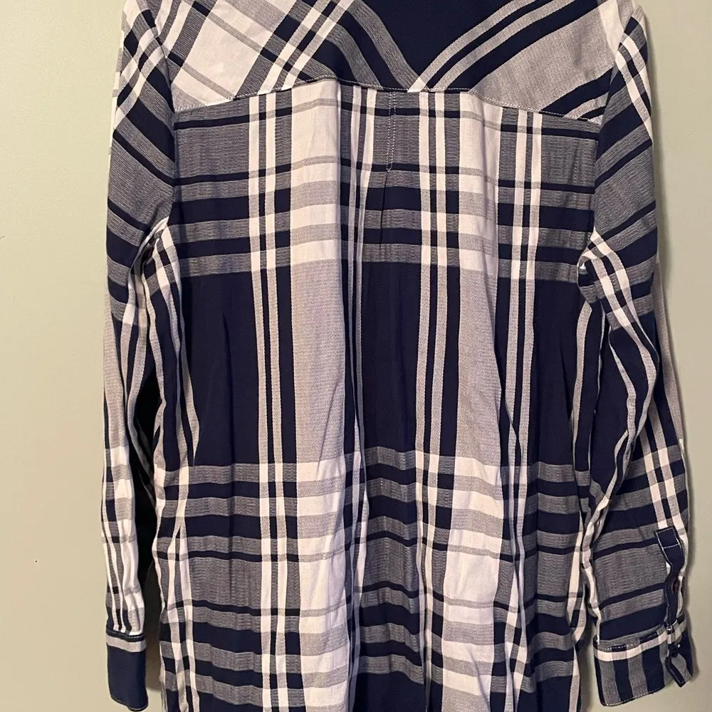 Vibrant Blue/White long sleeve pull over with covered buttons - Image 6