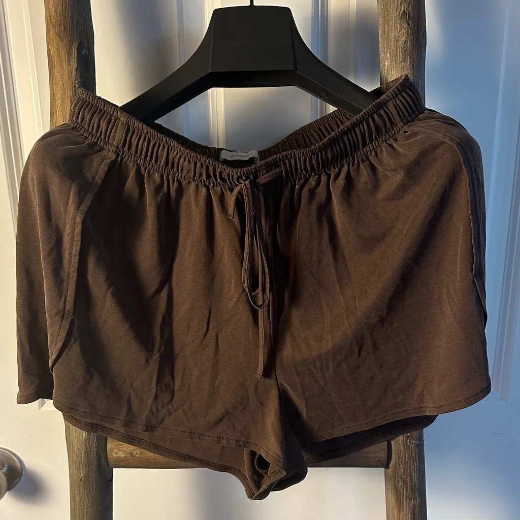 Reserved Women's Brown Flowy Shorts S-M - Image 4